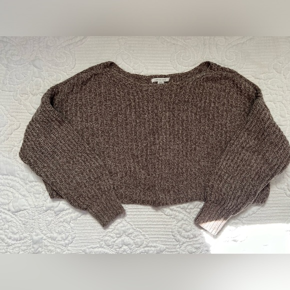 American Eagle Outfitters Sweaters - American Eagle Cropped Sweater Size Medium